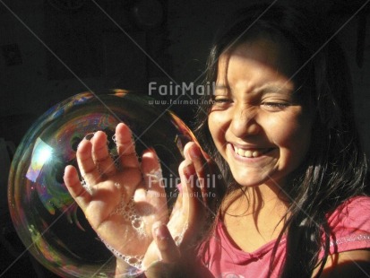 Fair Trade Photo 5-10 years, Artistique, Balloon, Black, Care, Colour image, Day, Earth, Hope, Horizontal, One girl, Outdoor, People, Peru, Pink, Portrait headshot, Reflection, Responsibility, Soapbubble, South America, Transparent, Values