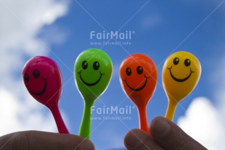 Fair Trade Photo Birthday, Blue, Clouds, Colour image, Day, Emotions, Food and alimentation, Fruits, Green, Hand, Happiness, Horizontal, Invitation, Orange, Outdoor, Party, Peru, Seasons, Sky, Smile, Smiling, South America, Summer