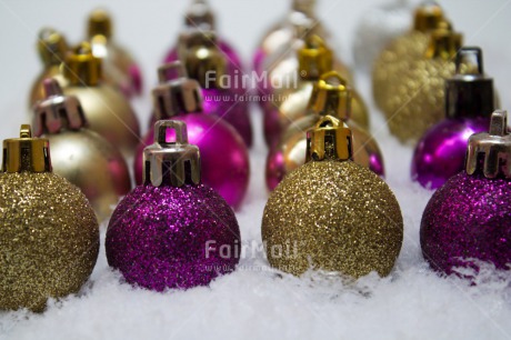 Fair Trade Photo Christmas, Christmas ball, Closeup, Gold, Horizontal, Peru, Purple, South America, Studio, White