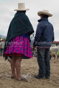 Fair Trade Photo Agriculture, Couple, Day, Ethnic-folklore, Latin, Market, One man, One woman, Outdoor, People, Peru, Sombrero, South America, Vertical
